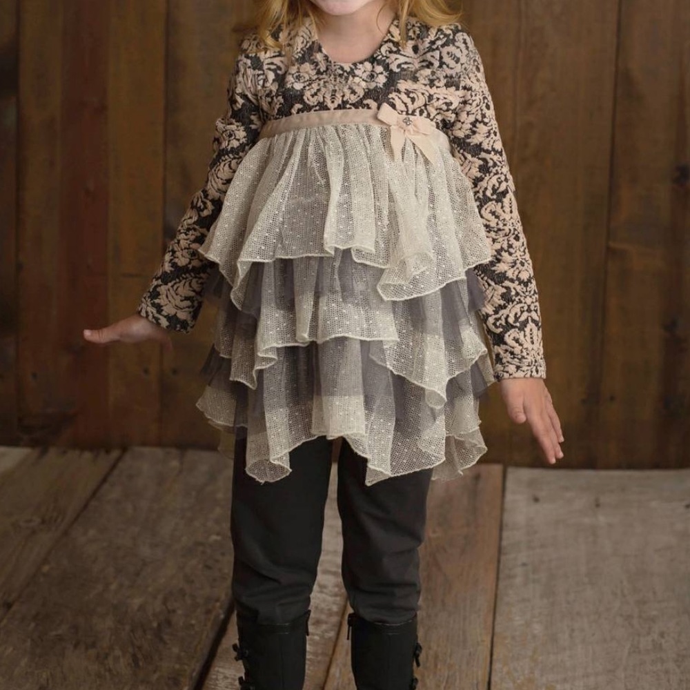 Isobella & Chloe gray / cream outfit- size 3T